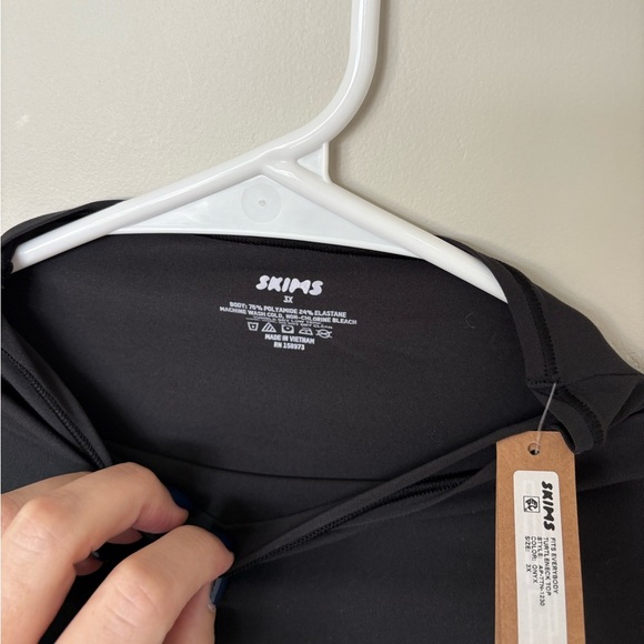 NWT Skims Fits Everybody Turtleneck Top Black Onyx Size 3X - Picture 3 of 6